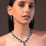 طقم قلادة ديانا الزمردية