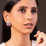 أقراط مرصعة باللون الوردي اليشم