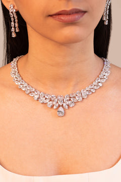 Crystal cluster necklace with pear and marquise stones worn on the neck – Duavaa